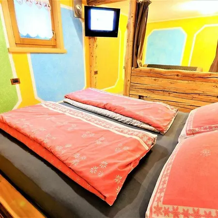 Hanzel & Gretel By *