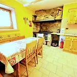 Hanzel & Gretel By Livigno
