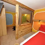 Hanzel & Gretel By
