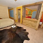 Hanzel & Gretel By