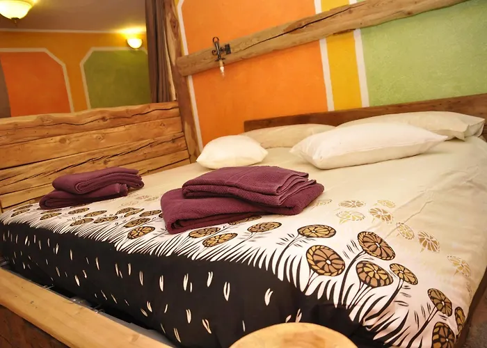 Hanzel & Gretel By *